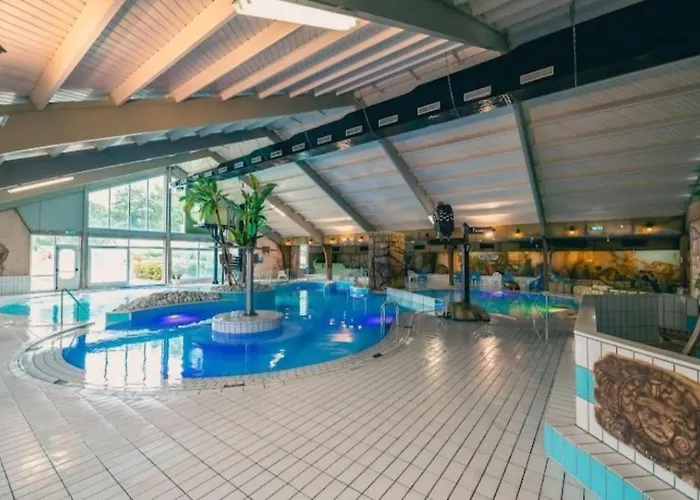 別荘 Panorama Near Efteling - With Garden And Swimmingpool Europarcs