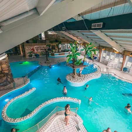 別荘 Panorama Near Efteling - With Garden And Swimmingpool Europarcs